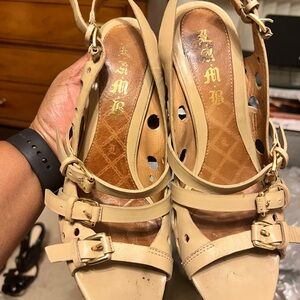 Elegant Beige Women's Sandals